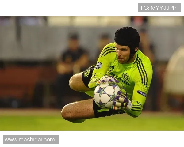 青少年足球守门员训练技巧与方法探索提升守门员综合素质的有效策略